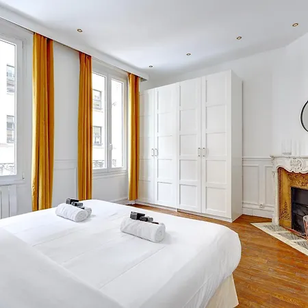 Appartement Sur Les Champs Elysees *