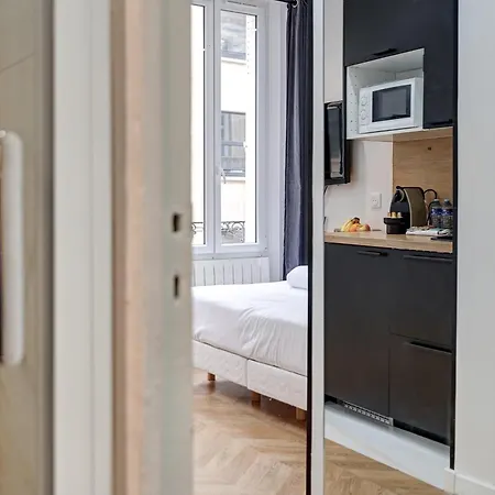 Appartement Sur Les Champs Elysees
